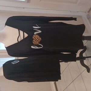 4/$80 New Black Long Sleeve "Love" Tee - Size 3XL (Fits US14)